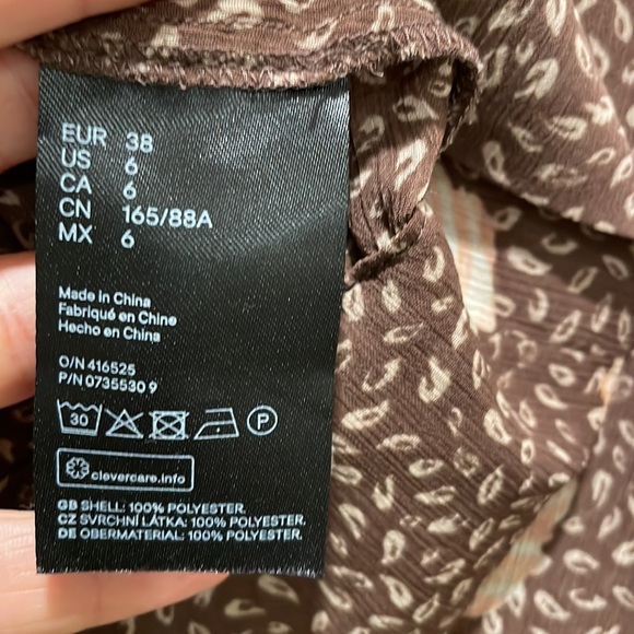 H&M Floral Blouse with Open Back and Tie - Size 6 - Picture 6 of 7